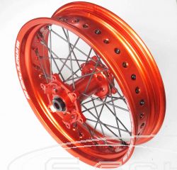 SM PRO SUPERMOTO KOMPLETT-RAD - KTM (HUSABERG, HUSQVARNA) - 20+25mm Achse (03-16) - hinten (17 x 4.25) - orange Nabe / glanz orange Felge / schwarz Nippel